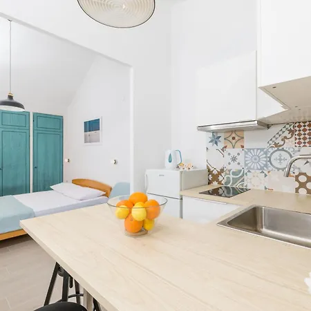 Beachfront Slavinka Apartman *